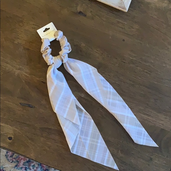 NWT Elastic Hair Bow - Picture 2 of 4